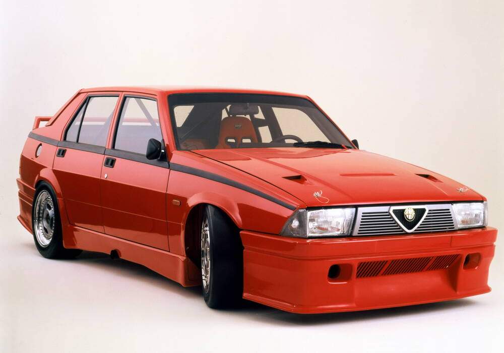 Fiche technique Alfa Romeo 75 Sports Prototype (1986)