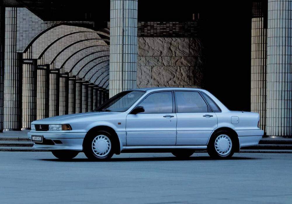 Fiche technique Mitsubishi Galant VI 2.0 (E30) (1988-1992)