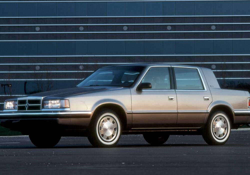 Fiche technique Dodge Dynasty 3.0 V6 (1991-1992)