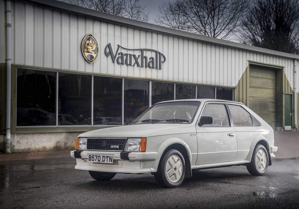 Fiche technique Vauxhall Astra (MKI) 1800i GTE (1983-1984)