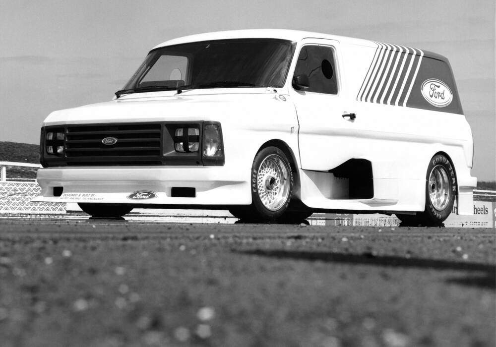 Fiche technique Ford Transit Supervan 2 (1984)