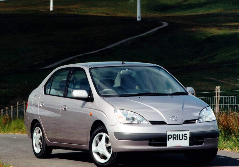Fiche technique Toyota Prius (NHW10) (1997-2001)