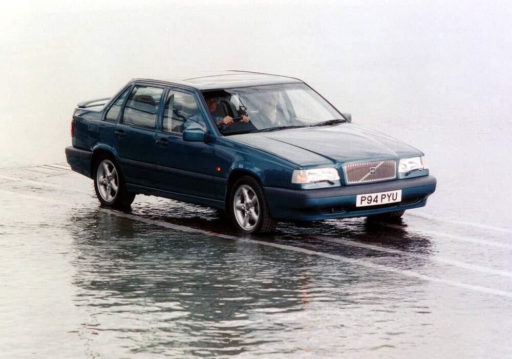 Fiche technique Volvo 850 2.5 TDI 140 (1996-1997)