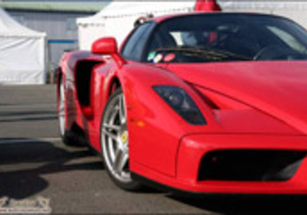 Br&egrave;ve rencontre : Ferrari Enzo