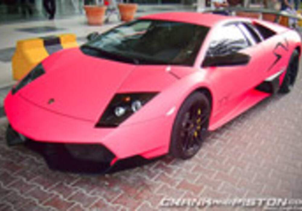 Une Lamborghini Murcielago LP670-4 SV se pare de rose