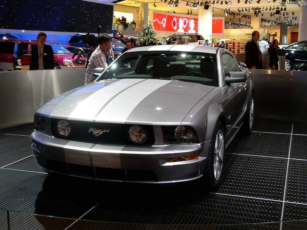 Ford Mustang V GT (2004-2009),  ajouté par premlal