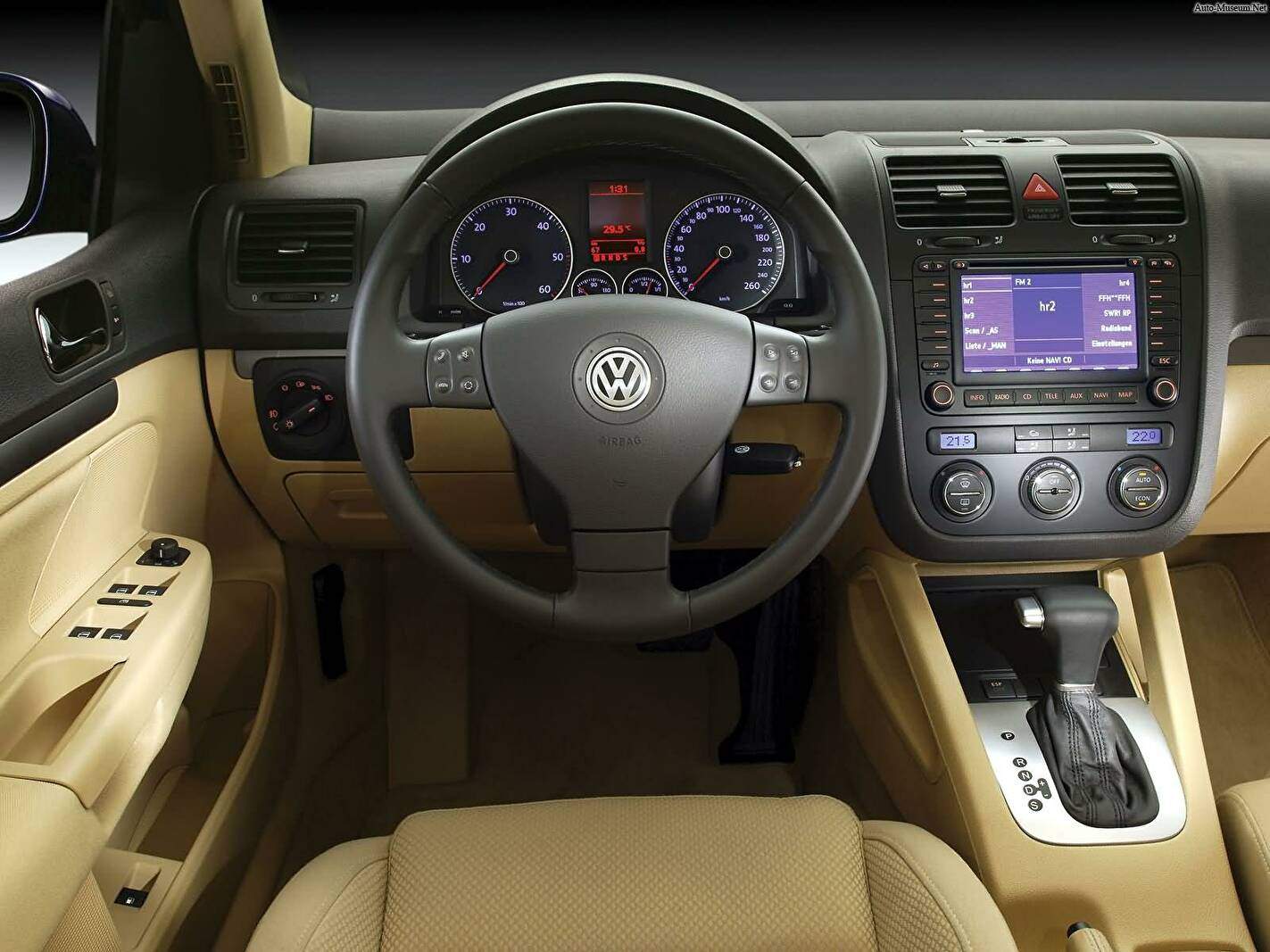 Volkswagen Golf V 2.0 FSI 150 (Typ 1K) (2004-2008),  ajouté par lioenzo