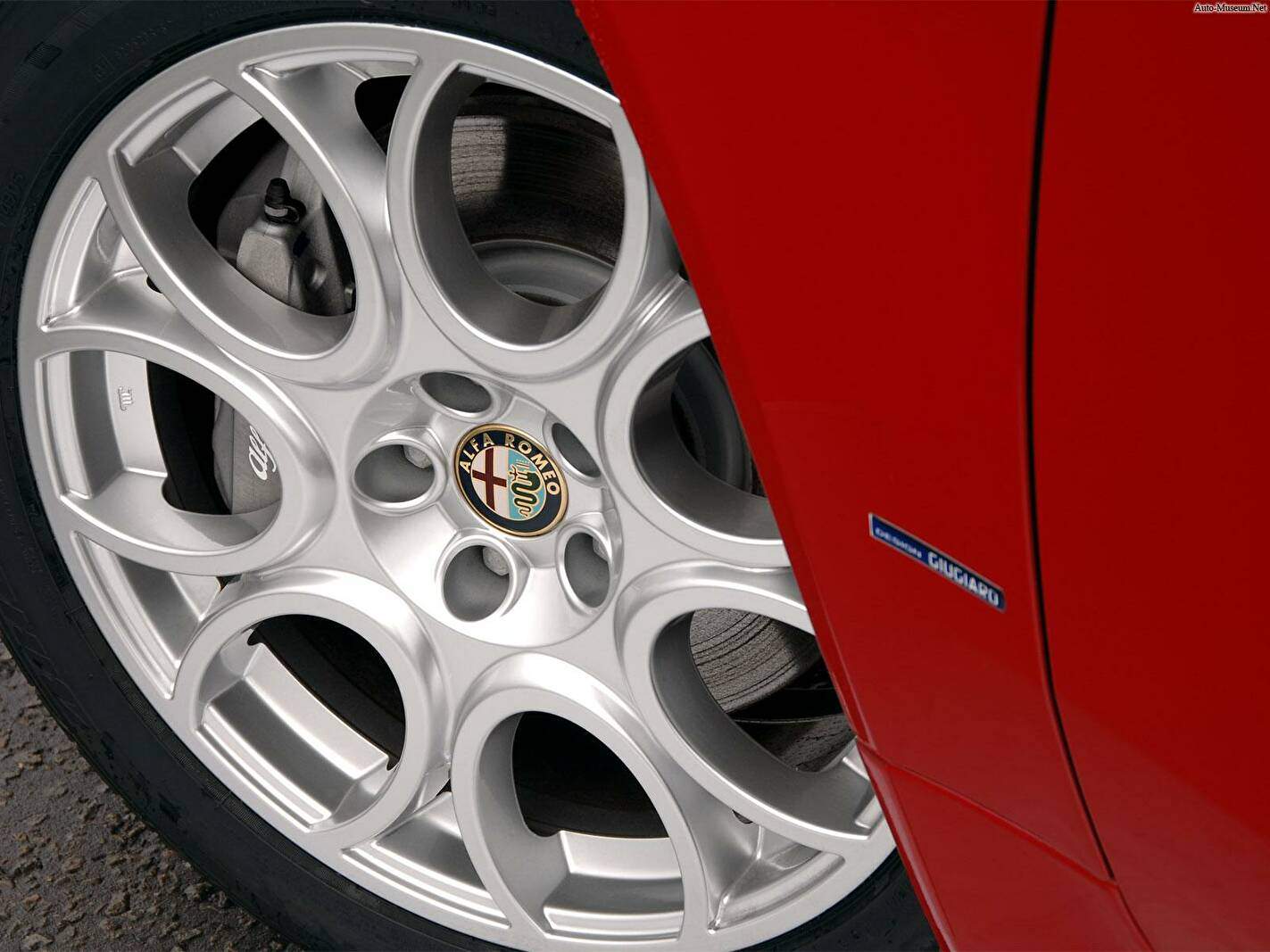 Alfa Romeo Brera 3.2 JTS 260 (939) (2006-2011),  ajouté par nicolasv94