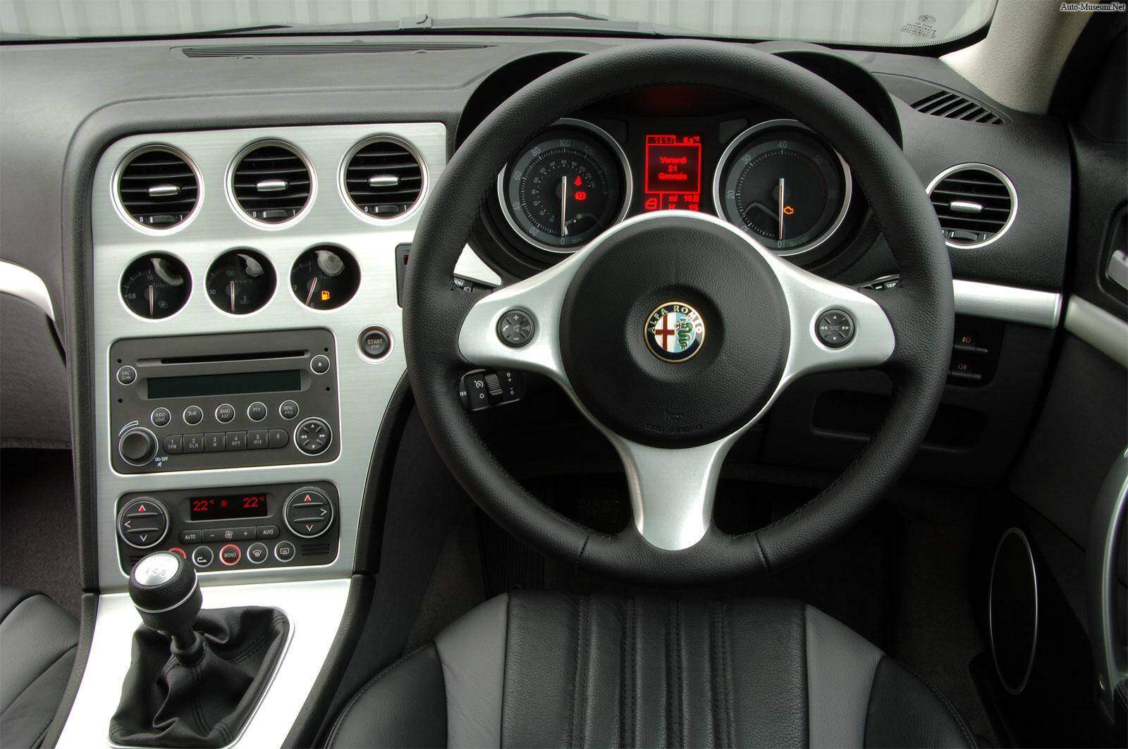 Alfa Romeo Brera 3.2 JTS 260 (939) (2006-2011),  ajouté par nicolasv94