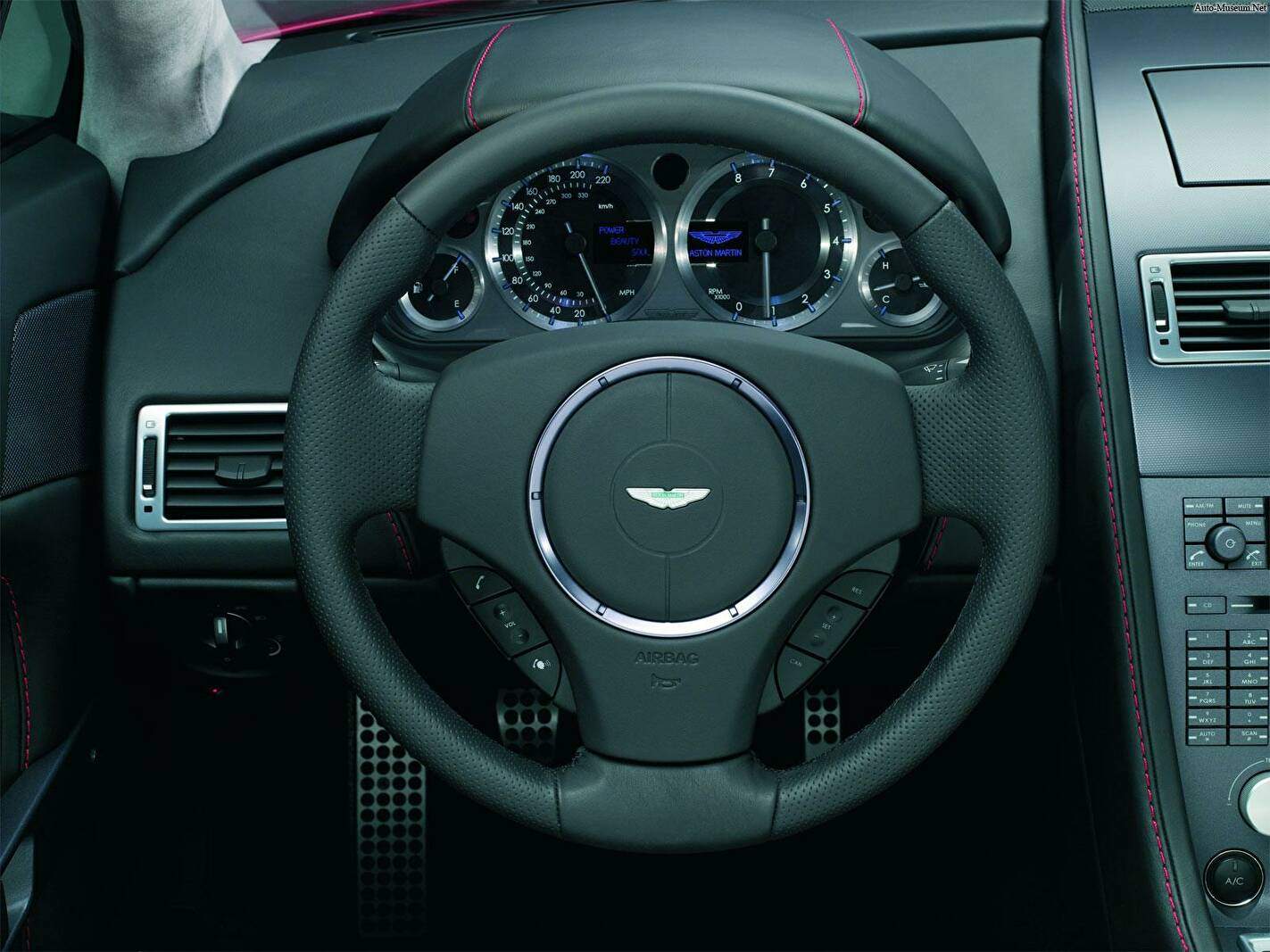 Aston Martin V8 Vantage Roadster (2007-2008),  ajouté par nicolasv94