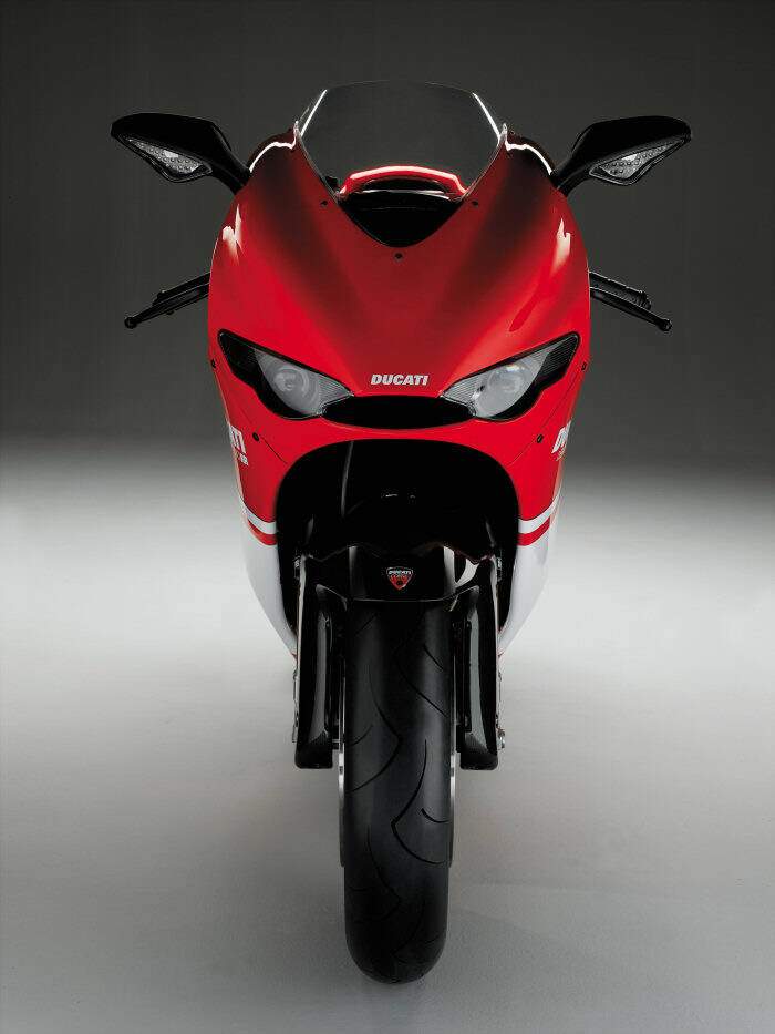 Ducati 1000 Desmosedici D16 RR (2006-2009),  ajouté par nothing
