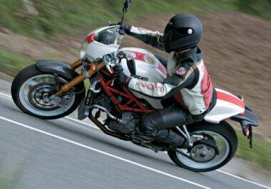 Ducati 998 Monster S4 RS (2006),  ajouté par nothing