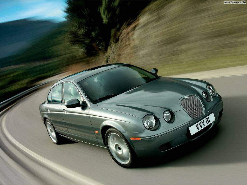 Jaguar S-Type R (2002-2008),  ajouté par nicolasv94