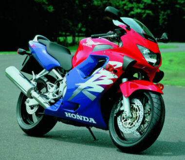 Honda CBR 600 F (1999-2000),  ajouté par nothing