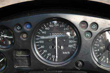 Honda CBR 1100 XX Super Blackbird (1996-2007),  ajouté par nothing