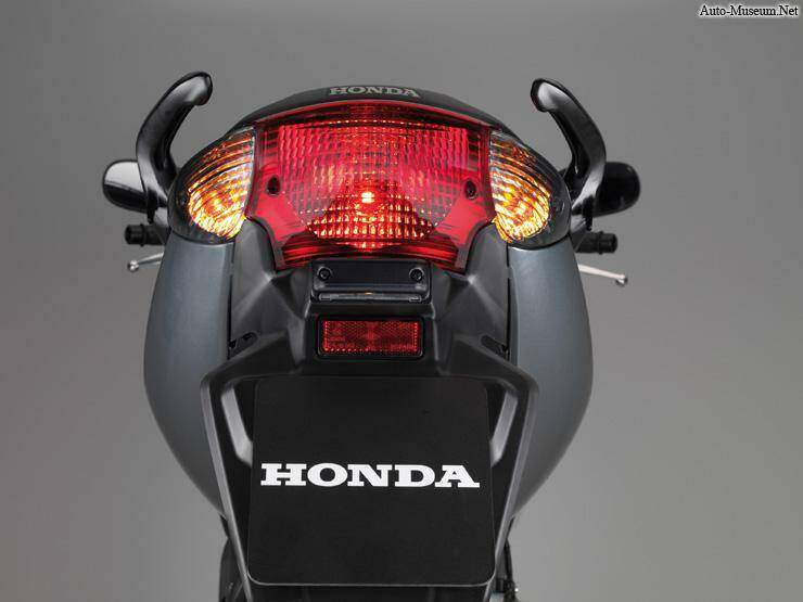 Honda CBF 600 S (2008),  ajouté par MissMP