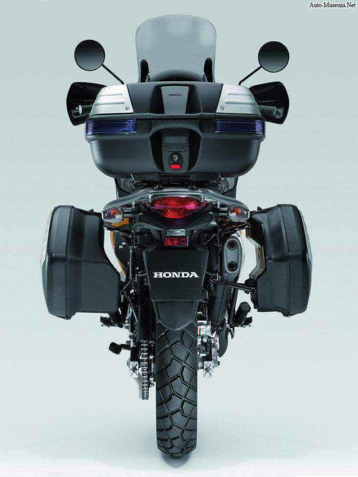 Honda 700 Transalp (2008),  ajouté par nothing