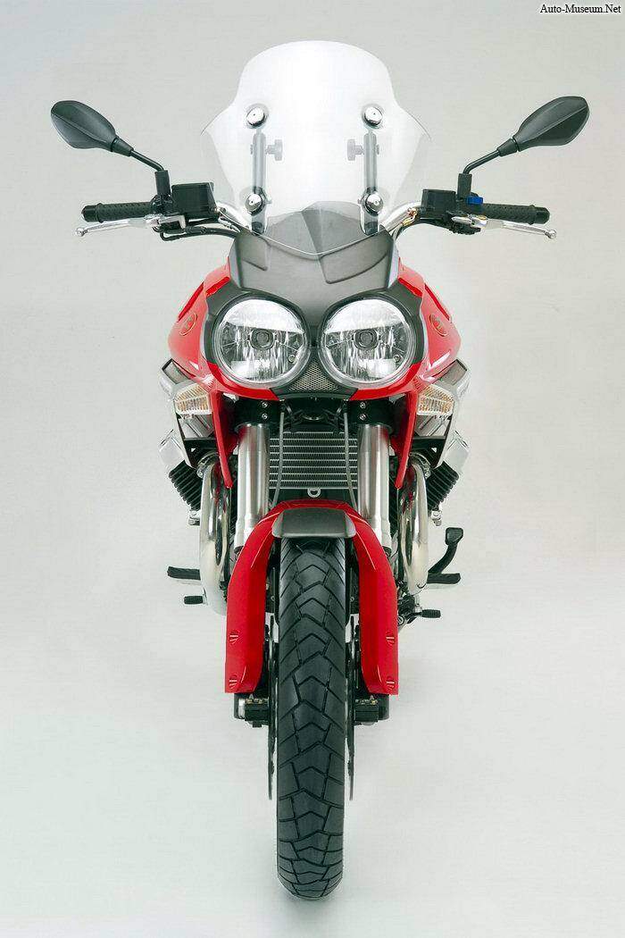 Moto Guzzi 1200 Stelvio (2008),  ajouté par nothing