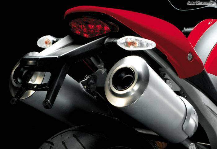Ducati 696 Monster (2008),  ajouté par nothing