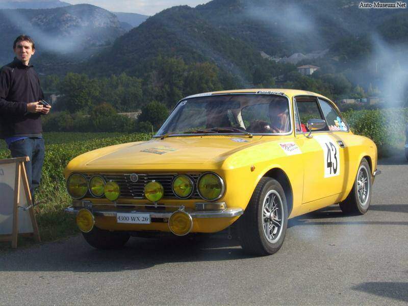Alfa Romeo Giulia 1300 GT Junior (1966-1976),  ajouté par manudup