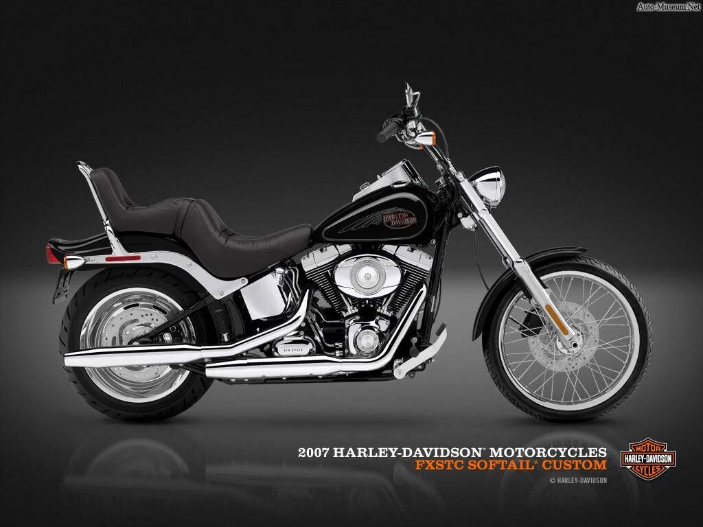 Harley-Davidson FXSTC Softail Custom (2007),  ajouté par Manimal