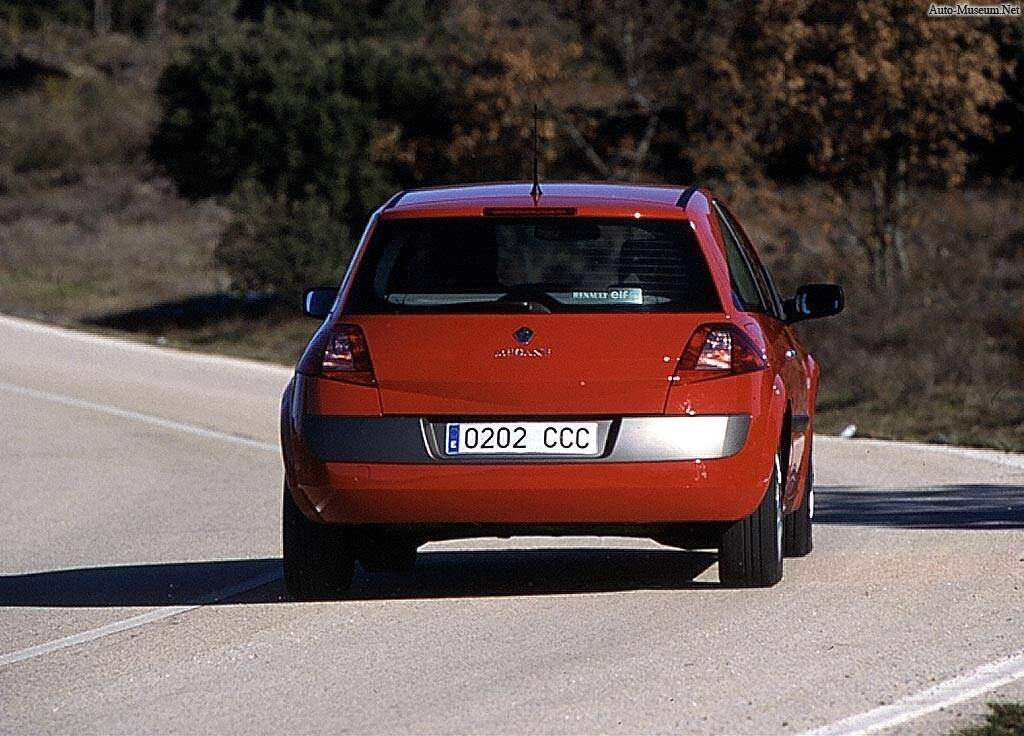 Renault Megane II 1.4 16v 100 (Typ M) (2002-2008),  ajouté par caillou