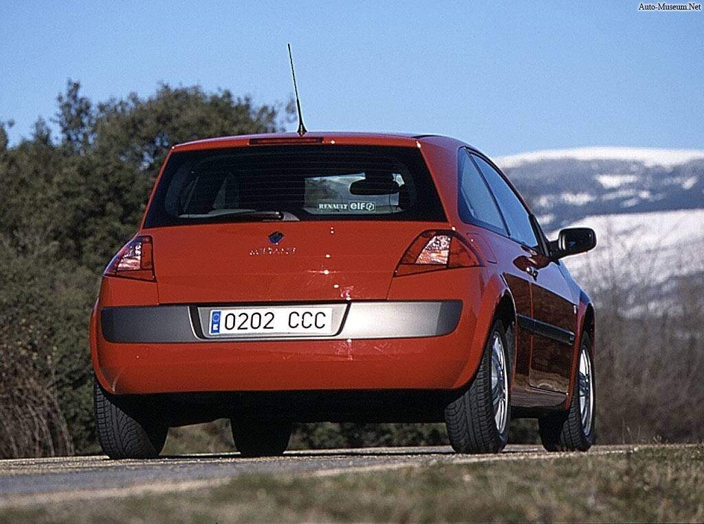 Renault Megane II 1.4 16v 100 (Typ M) (2002-2008),  ajouté par caillou