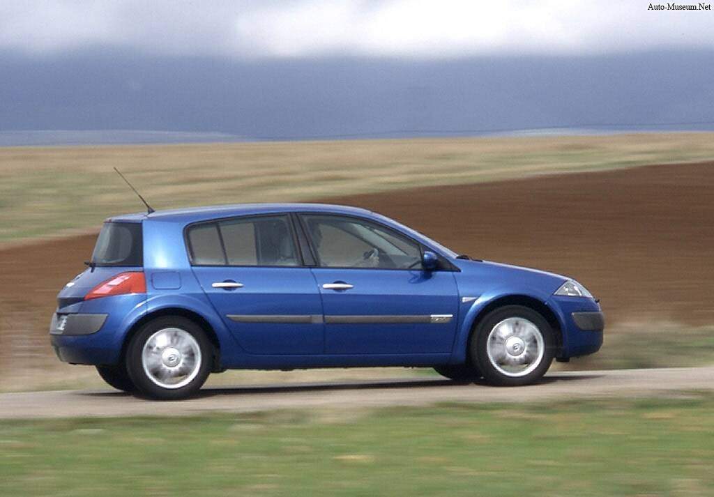 Renault Megane II 1.9 dCi 120 (Typ M) (2002-2006),  ajouté par caillou