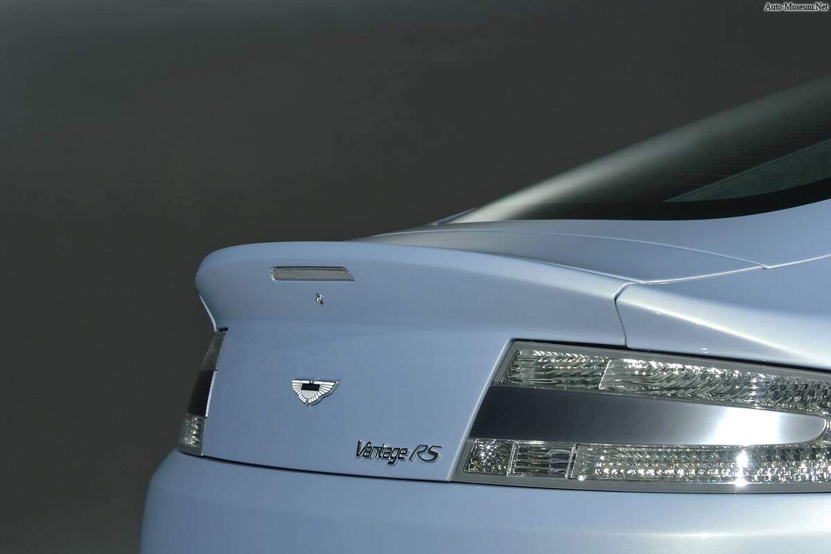 Aston Martin V12 Vantage RS (2007),  ajouté par caillou