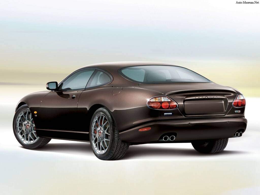 Jaguar XKR Coupé 4.2 « Victory Edition » (2005),  ajouté par fox58