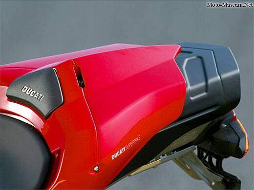 Ducati 999 (2005-2006),  ajouté par nothing