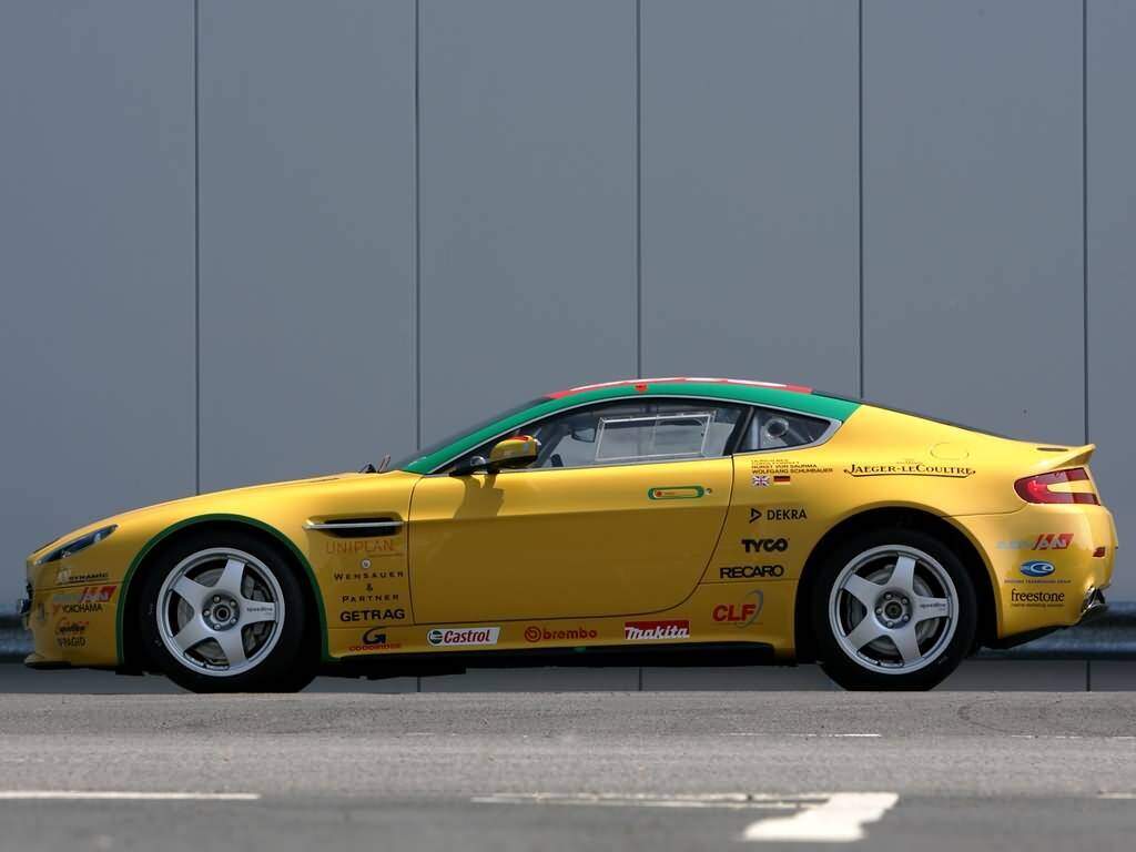 Aston Martin V8 Vantage Nurburgring 24hr (2006),  ajouté par fox58