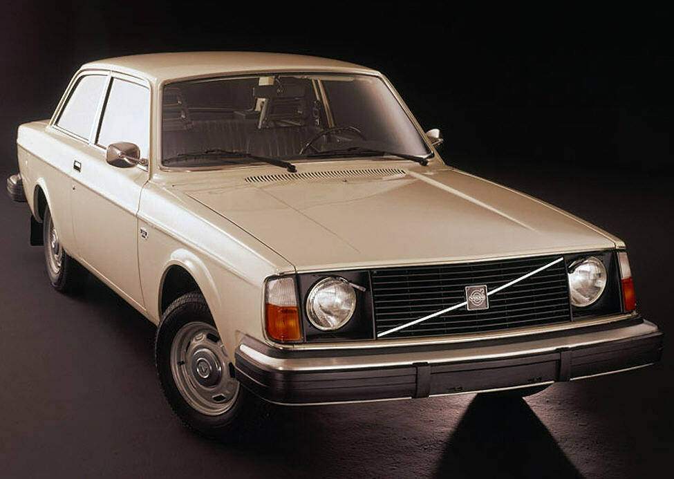Volvo 242 2.0 L - DL (1974-1976),  ajouté par bef00