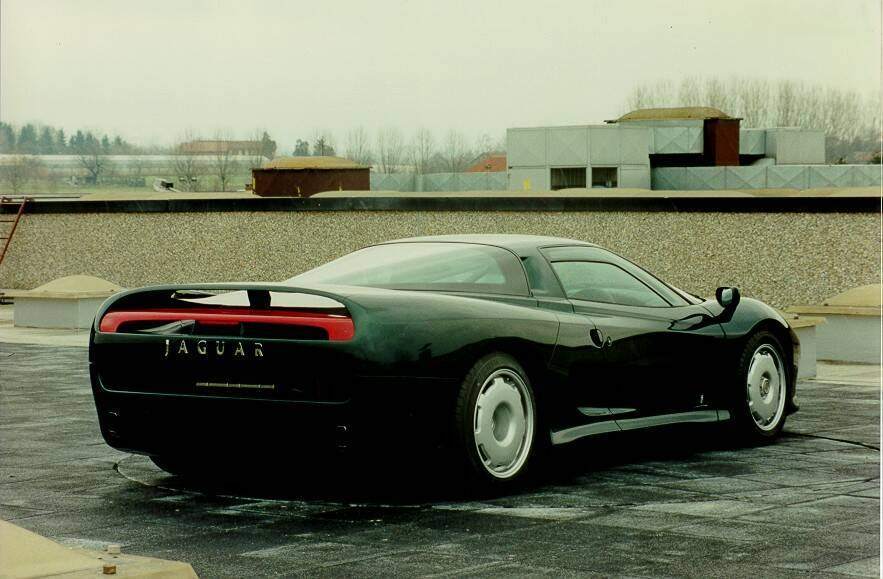 Jaguar XJ220 Pininfarina (1995),  ajouté par telkine