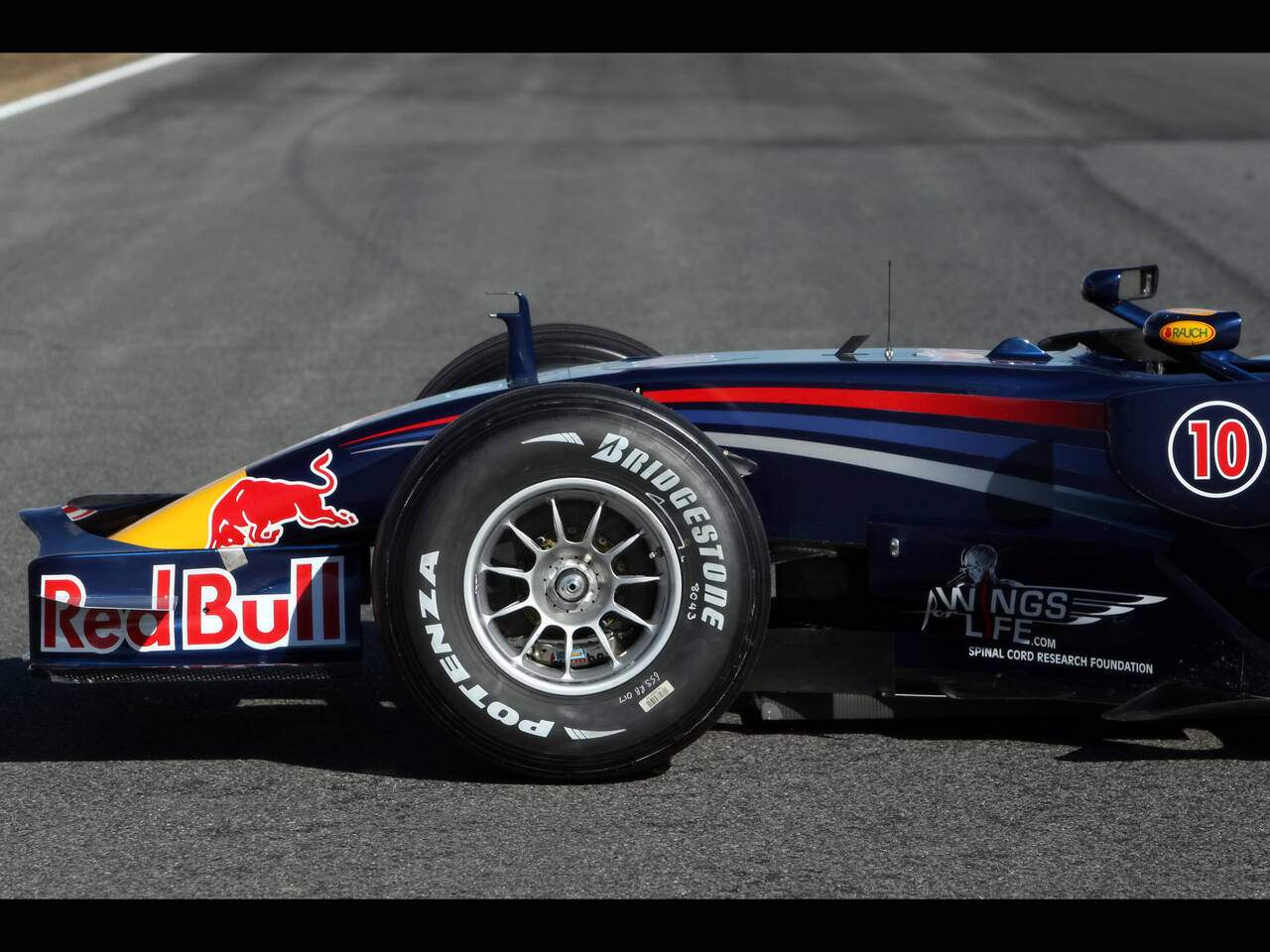 Red Bull Racing RB4 (2008),  ajouté par fox58