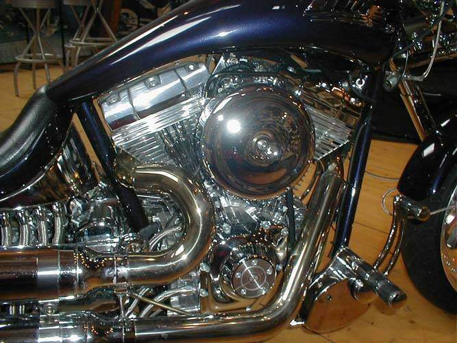 Hollister's Motorcycles Bullet (2003),  ajouté par MissMP