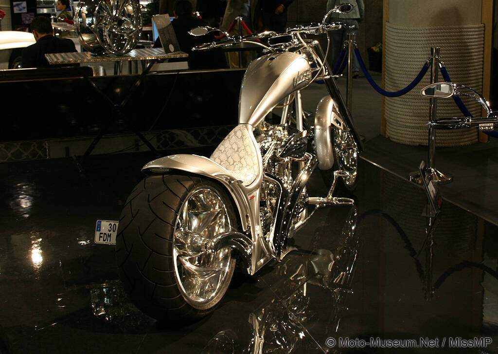 Hollister's Motorcycles Wide H (2007),  ajouté par MissMP