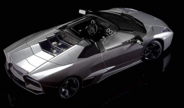 Lamborghini Reventón Roadster (2009),  ajouté par fox58