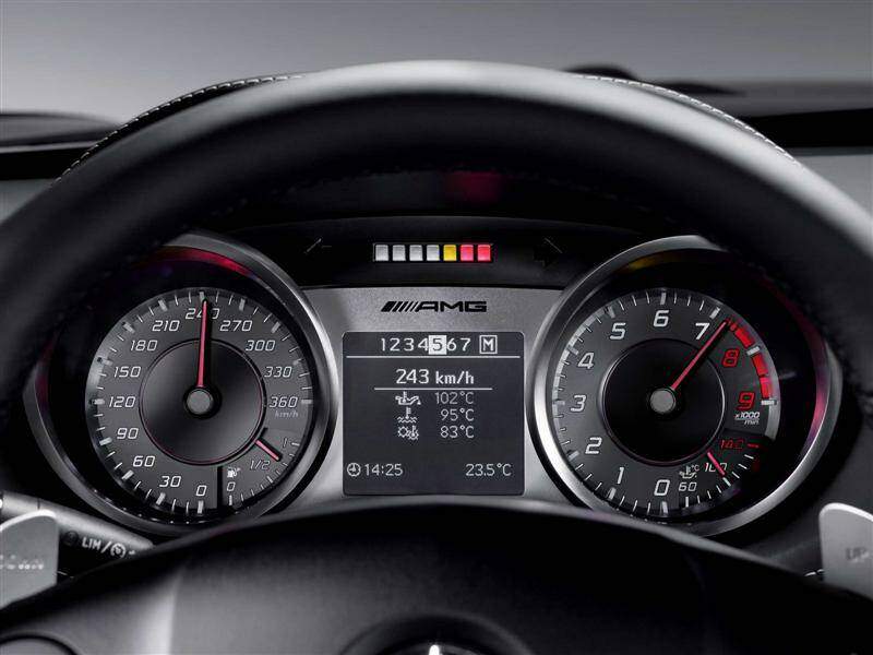 Mercedes-Benz SLS AMG (2010-2013),  ajouté par fox58