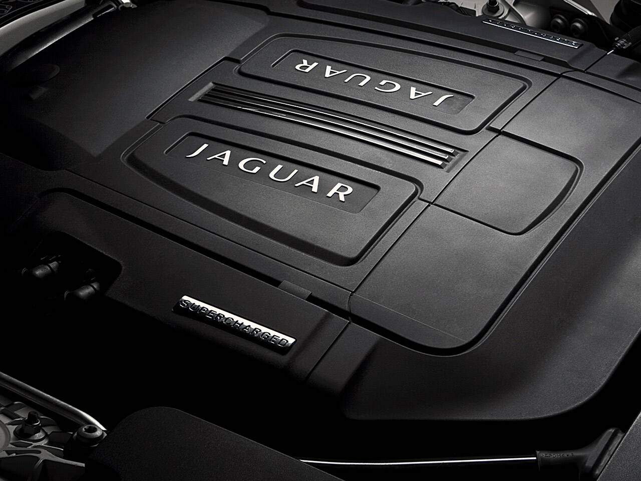 Jaguar XKR II « Spécial Edition » (2010),  ajouté par fox58
