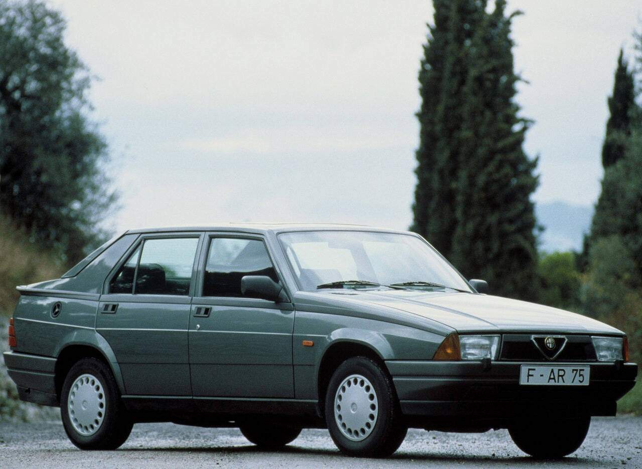 Alfa Romeo 75 2.4 TD (1988-1991),  ajouté par fox58
