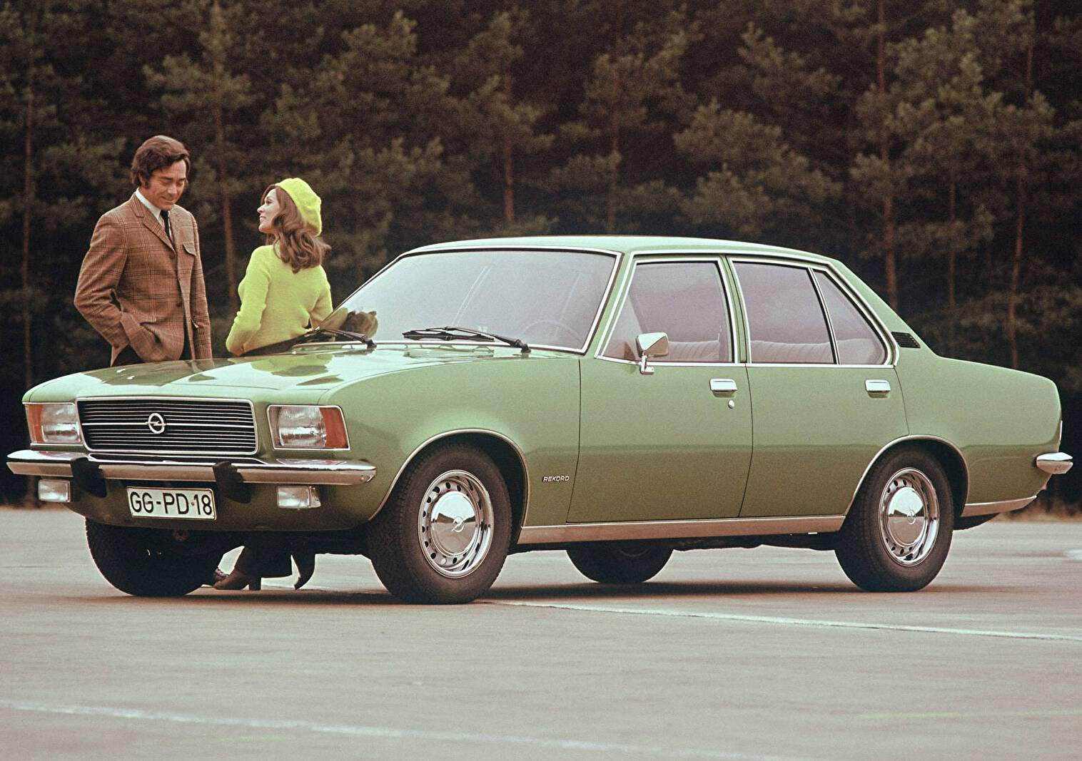Opel Rekord VI 1900 SH (D) (1971-1975),  ajouté par bef00