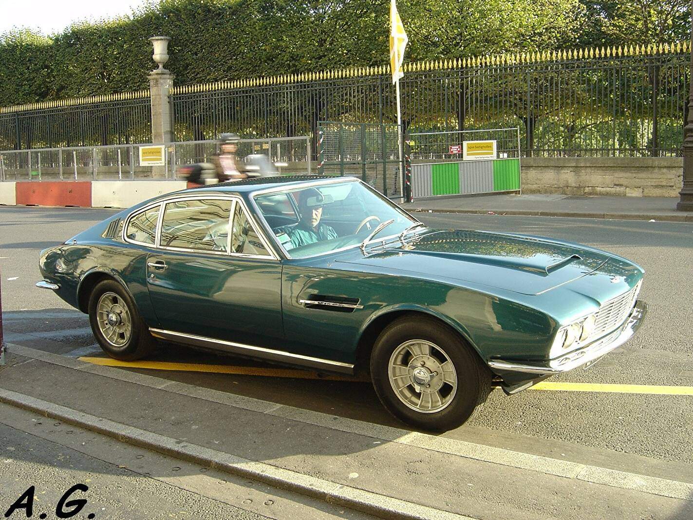 Aston Martin DBS V8 (1970-1972),  ajouté par telkine