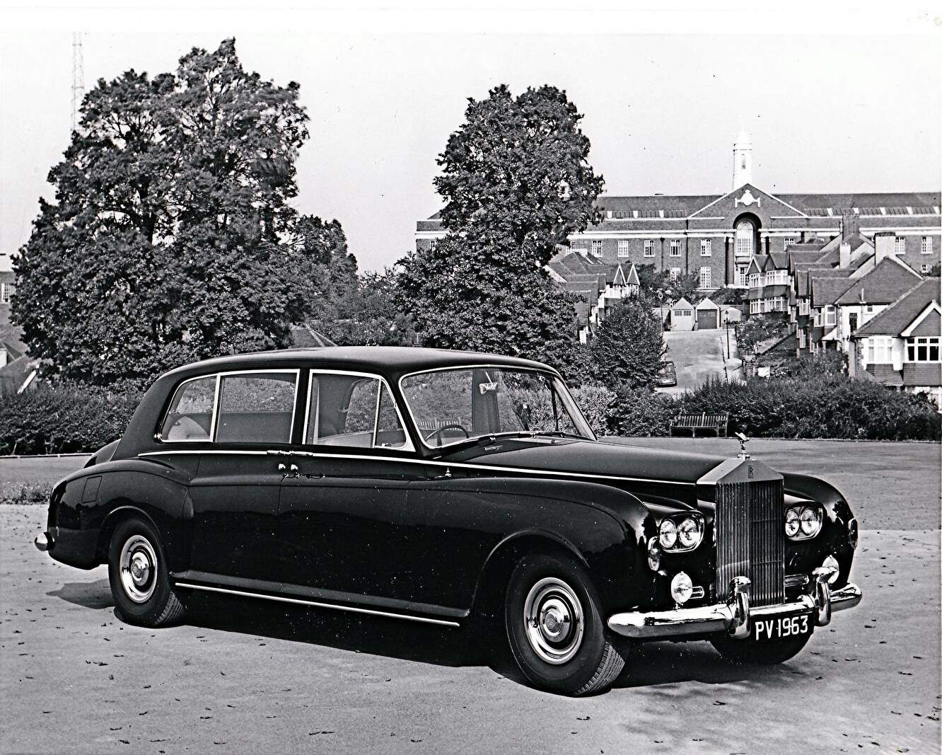 Rolls-Royce Phantom V (1959-1968),  ajouté par fox58