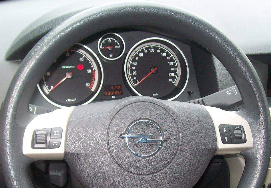 Opel Astra III Caravan 1.3 CDTi 90 (2008),  ajouté par choupette53