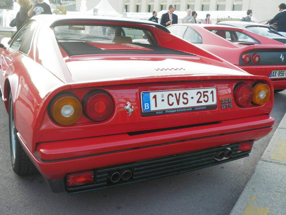 Ferrari 328 GTS (1985-1989),  ajouté par xxxxx