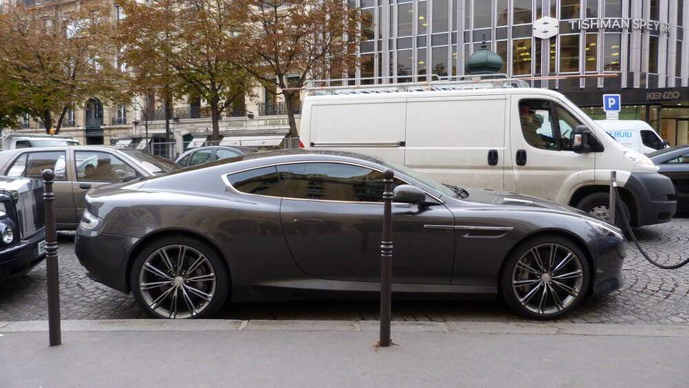 Aston Martin Virage II (2011-2012),  ajouté par xxxxx