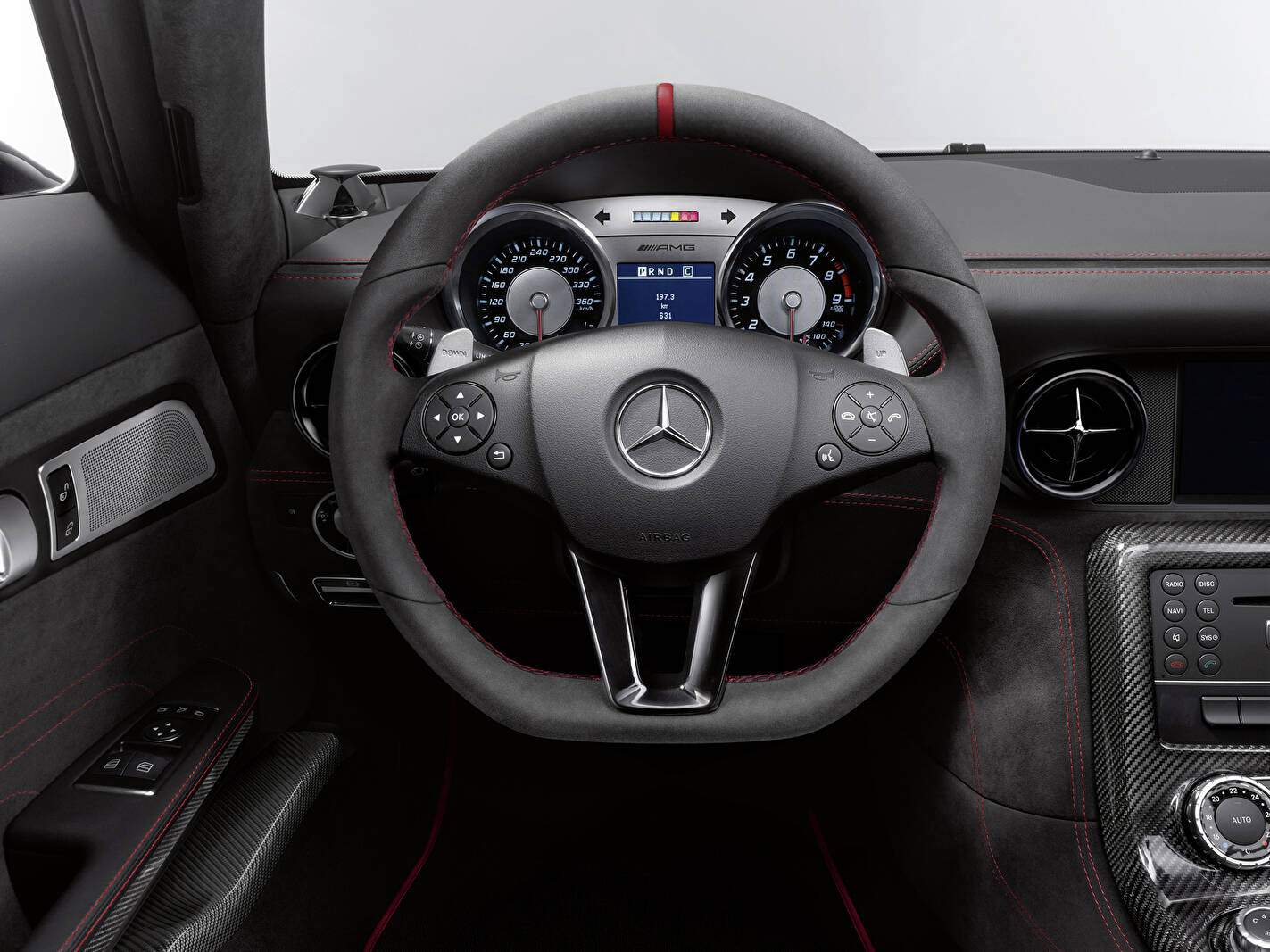 Mercedes-Benz SLS AMG Black Séries (2013),  ajouté par fox58