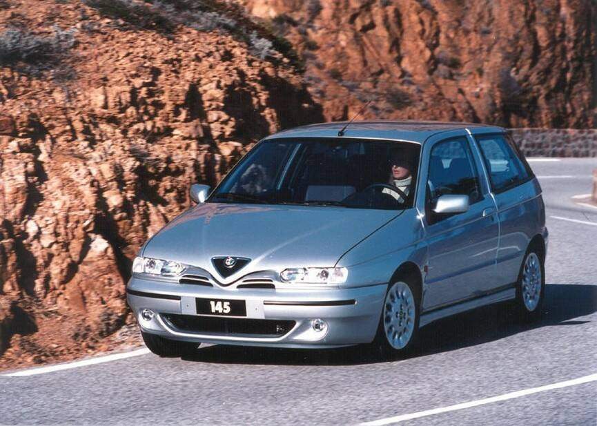 Alfa Romeo 145 1.9 JTD 105 (930) (1999-2001),  ajouté par fox58