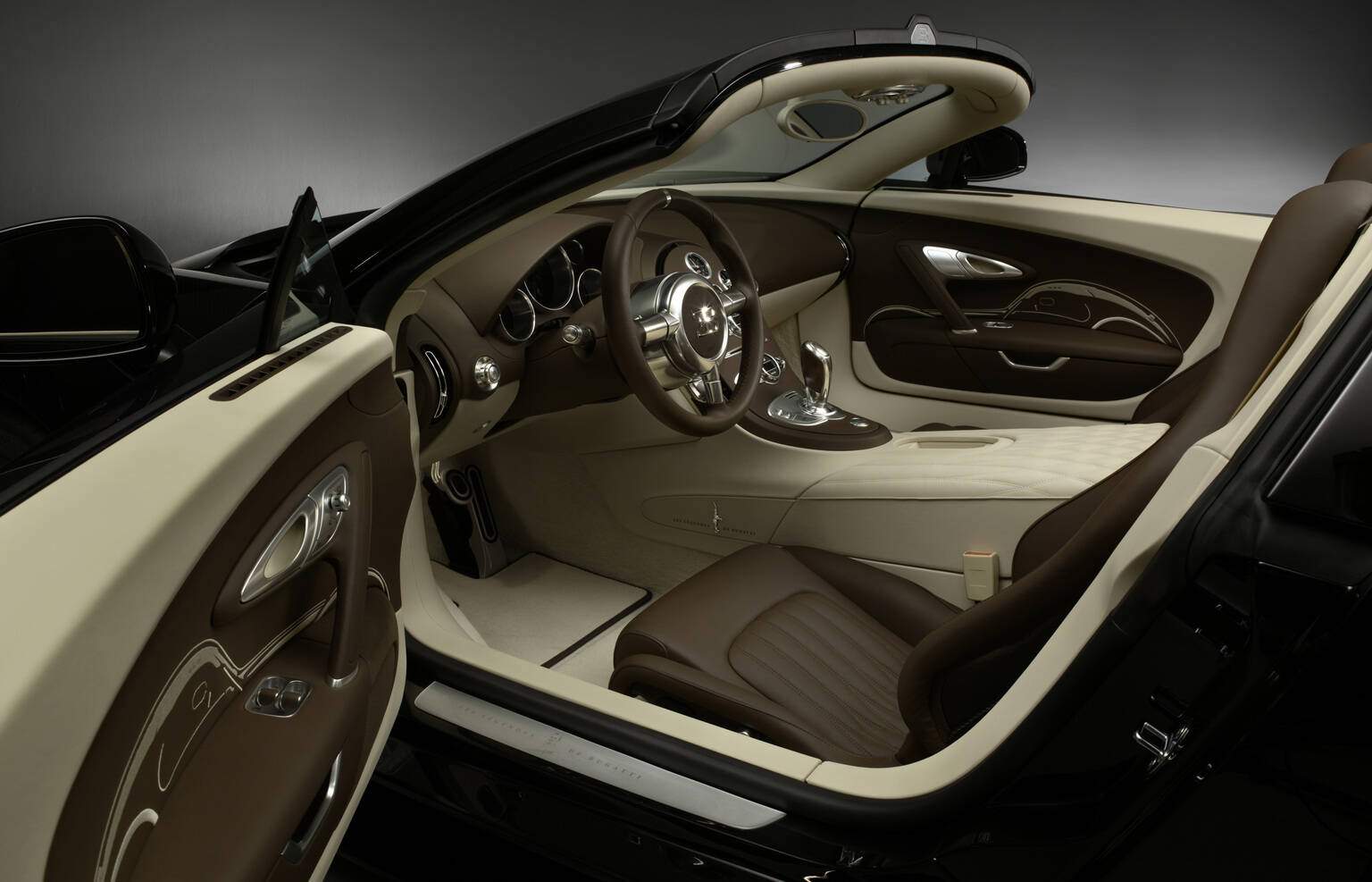 Bugatti EB 16.4 Veyron Grand Sport Vitesse « Jean Bugatti » (2013),  ajouté par fox58